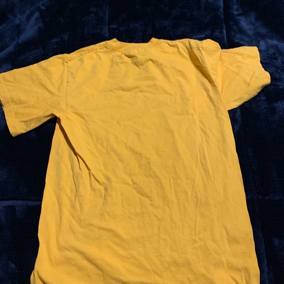 Shirt with a moose on it - Picture 2 of 2